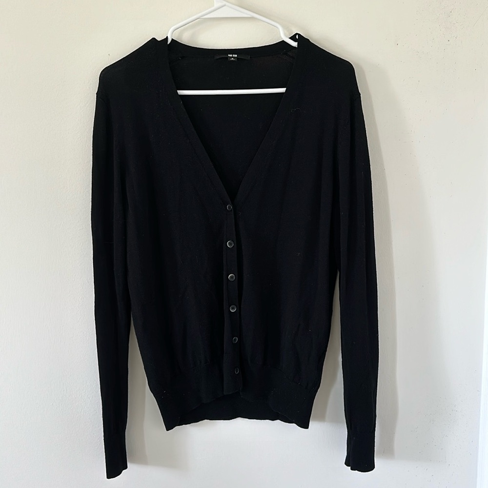 Uniqlo cardigan， size M, 100% wool